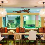 Delphi Hotel