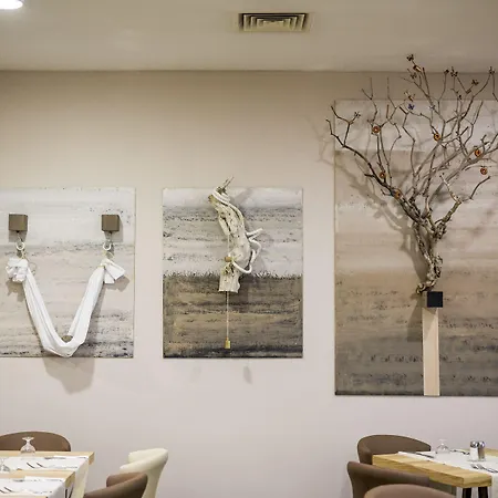 Delphi Hotel 4*