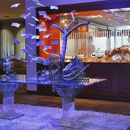 Delphi Hotel